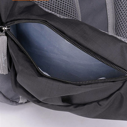 Sac à Dos de Randonnée 60L – Imperméable, Léger et Résistant avec Système d’Hydratation et Compartiments Multiples
